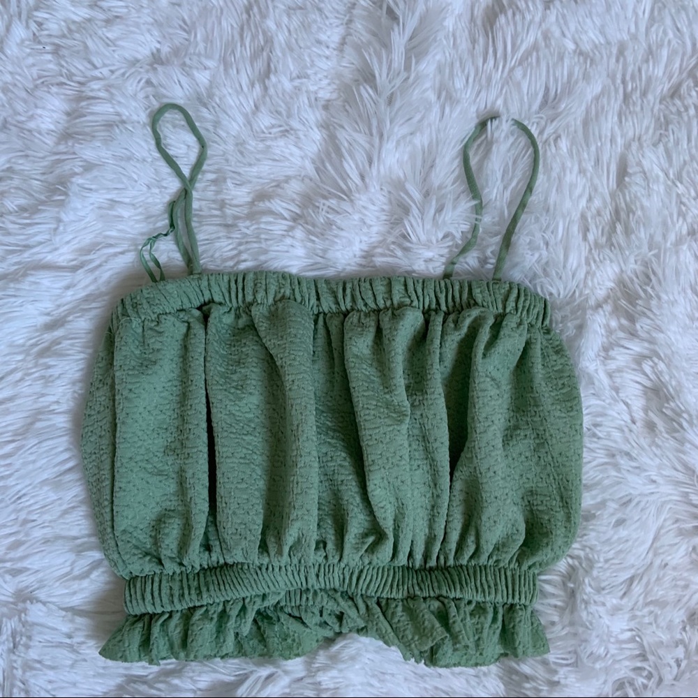 Crop top.